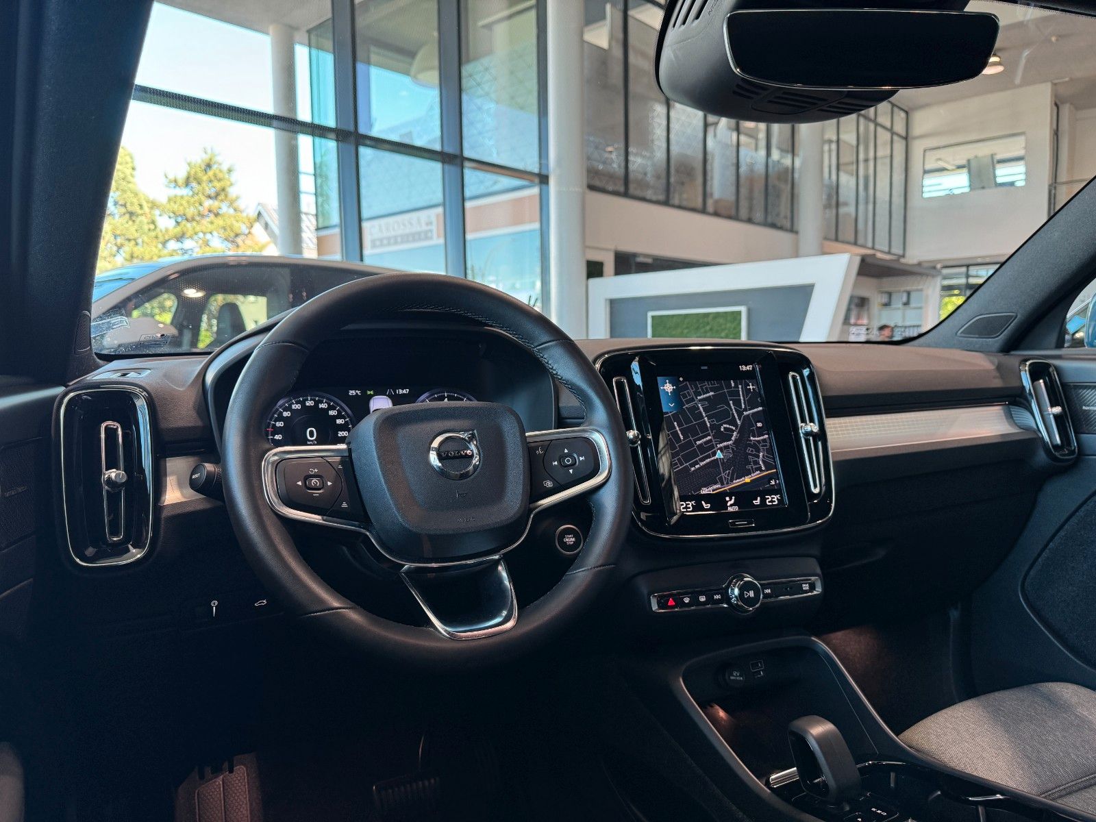 Volvo XC40 2022 г. Синий, пробег 53564 км