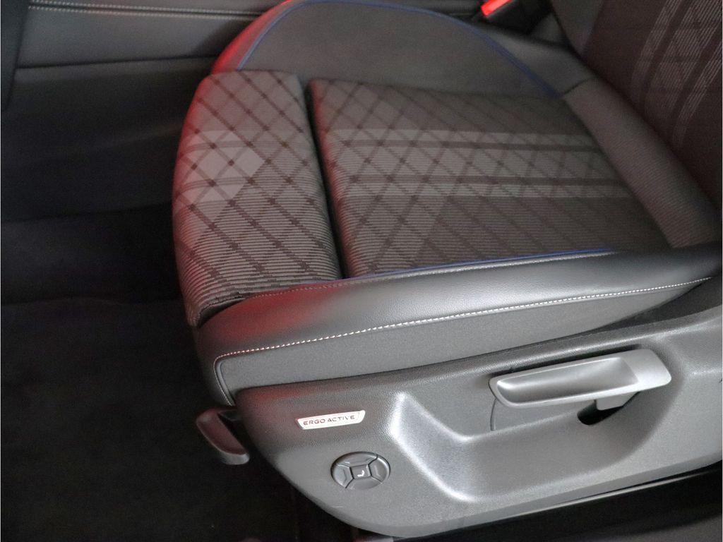 Volkswagen Tiguan 2025 г. Чёрный, пробег 25371 км