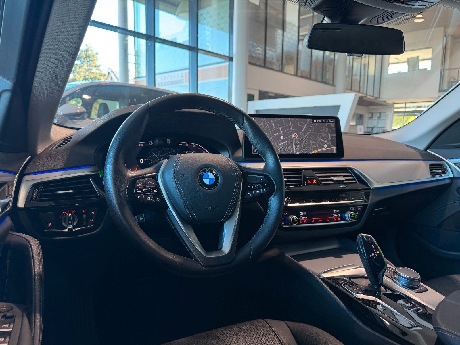 BMW 520 2023 г. Белый, пробег 59346 км