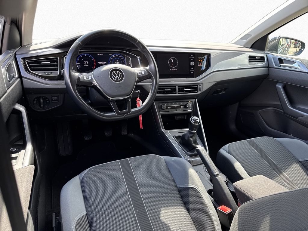 Volkswagen Polo 2021 г. Серый, пробег 48000 км