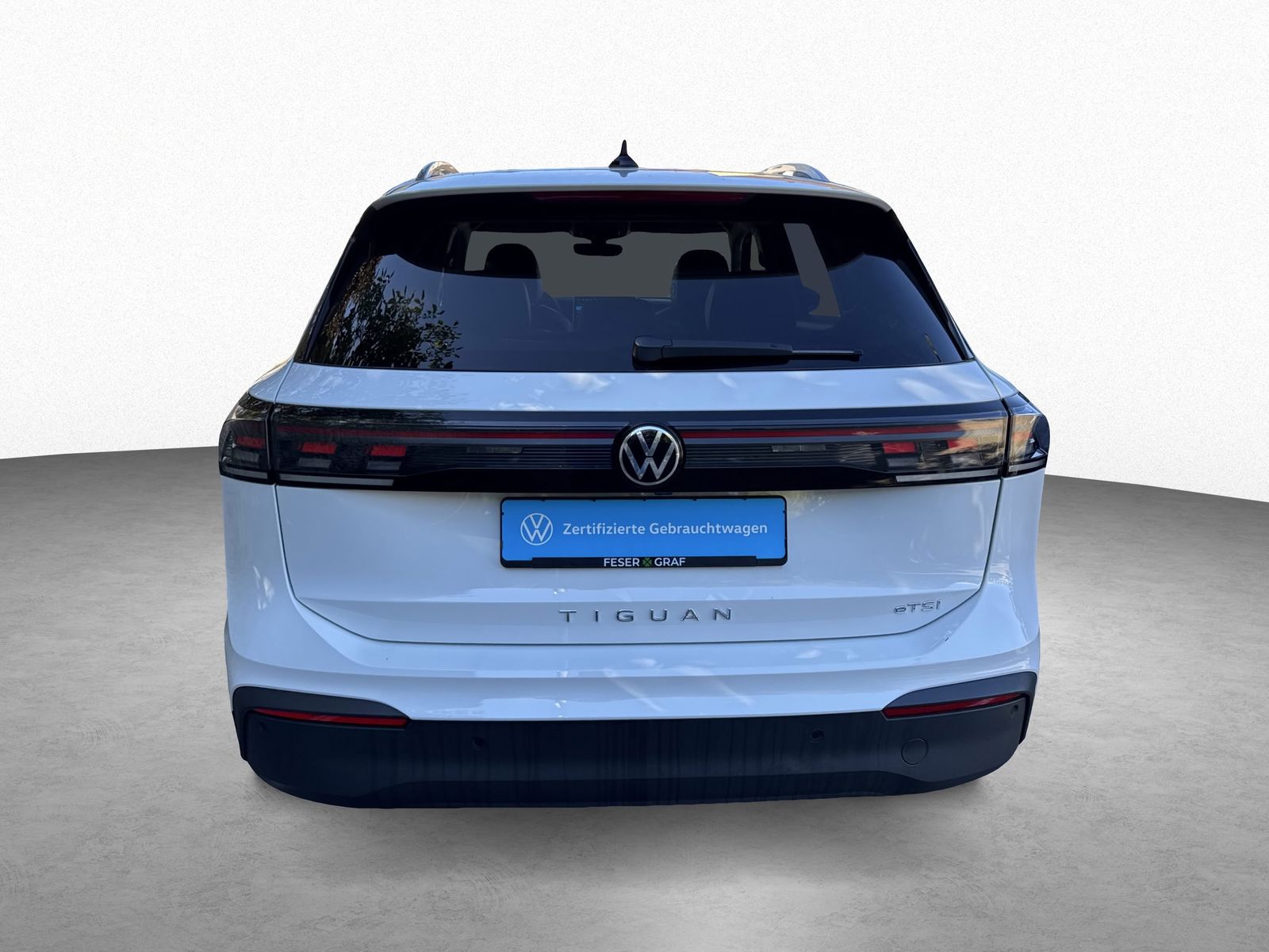 Volkswagen Tiguan 2025 г. Белый, пробег 29500 км