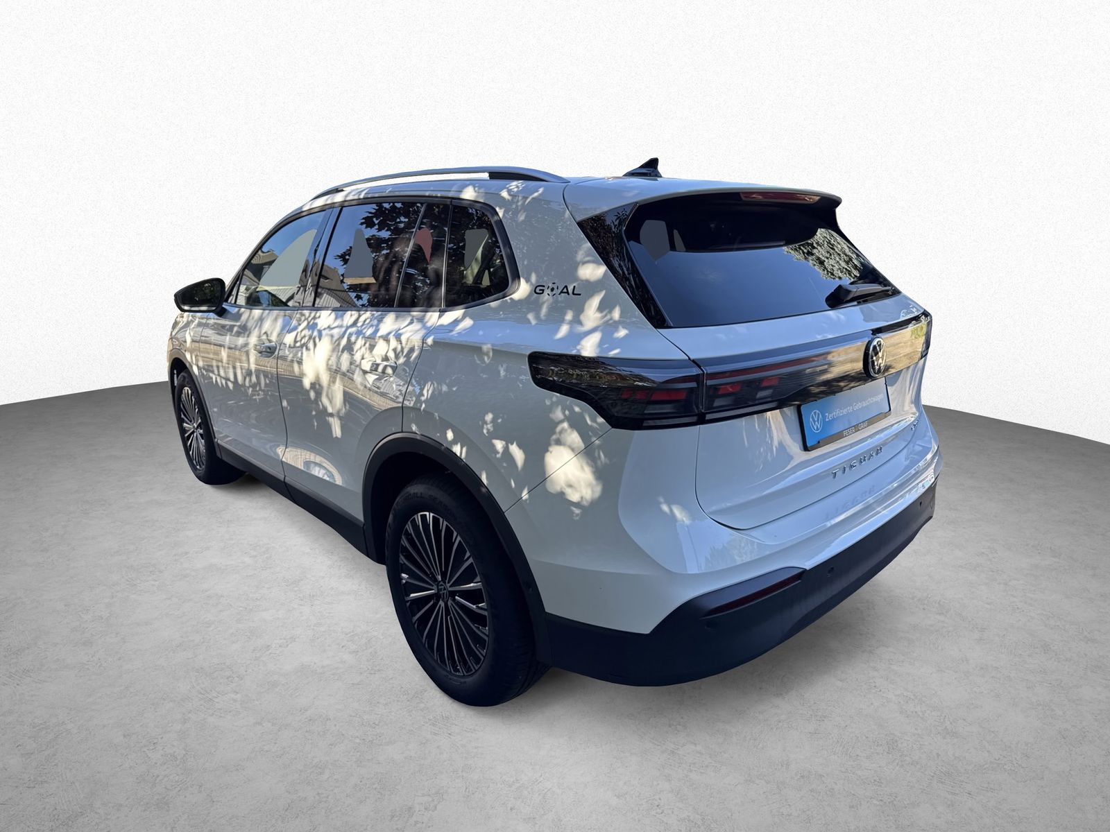 Volkswagen Tiguan 2025 г. Белый, пробег 29500 км