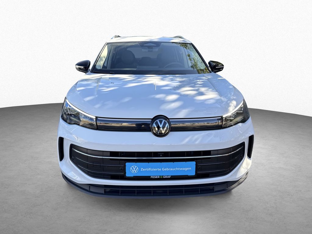 Volkswagen Tiguan 2025 г. Белый, пробег 29500 км