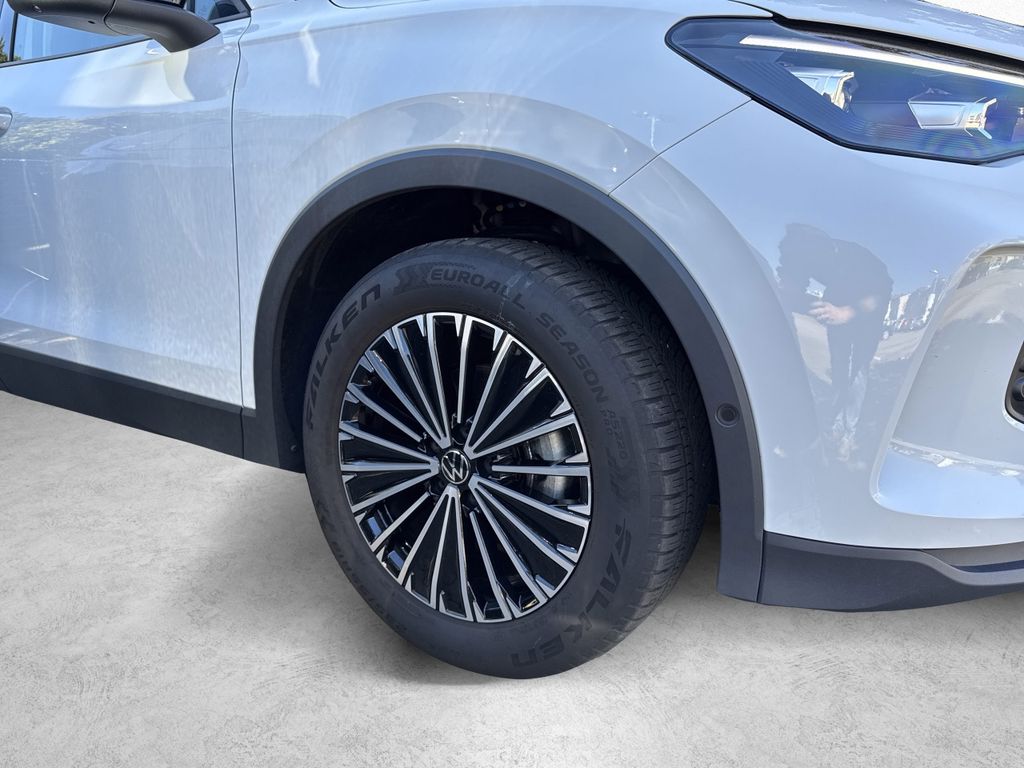 Volkswagen Tiguan 2025 г. Белый, пробег 29500 км