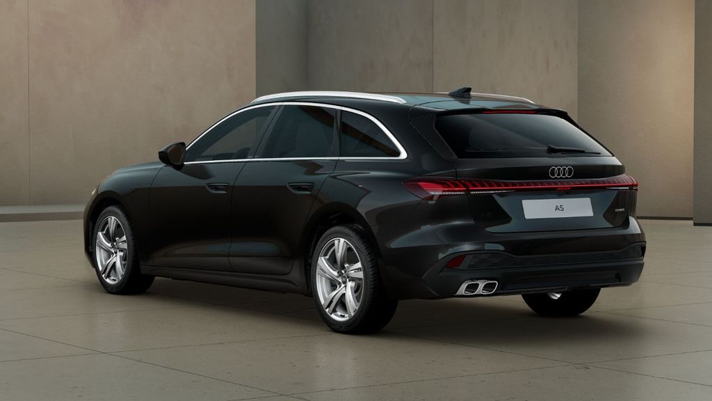 Audi A5 2026 г. Чёрный, пробег 30329 км