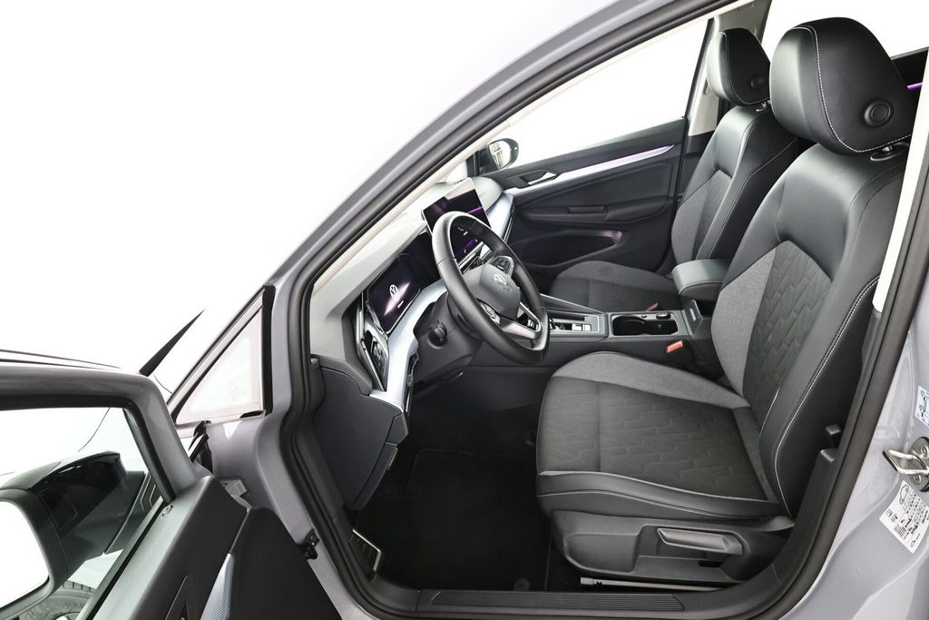 Volkswagen Golf 2025 г. Серый, пробег 43140 км