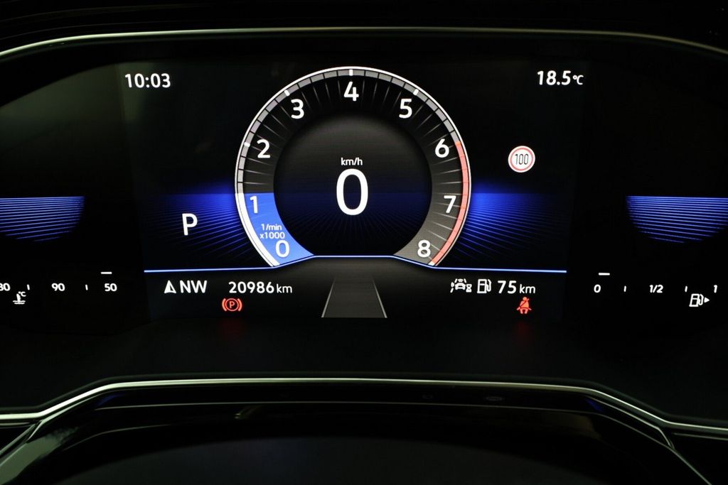 Volkswagen Taigo 2024 г. Белый, пробег 20984 км