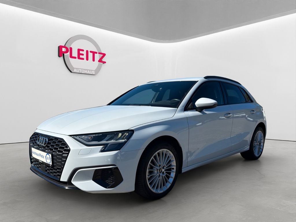 Audi A3 2022 г. Белый, пробег 35711 км