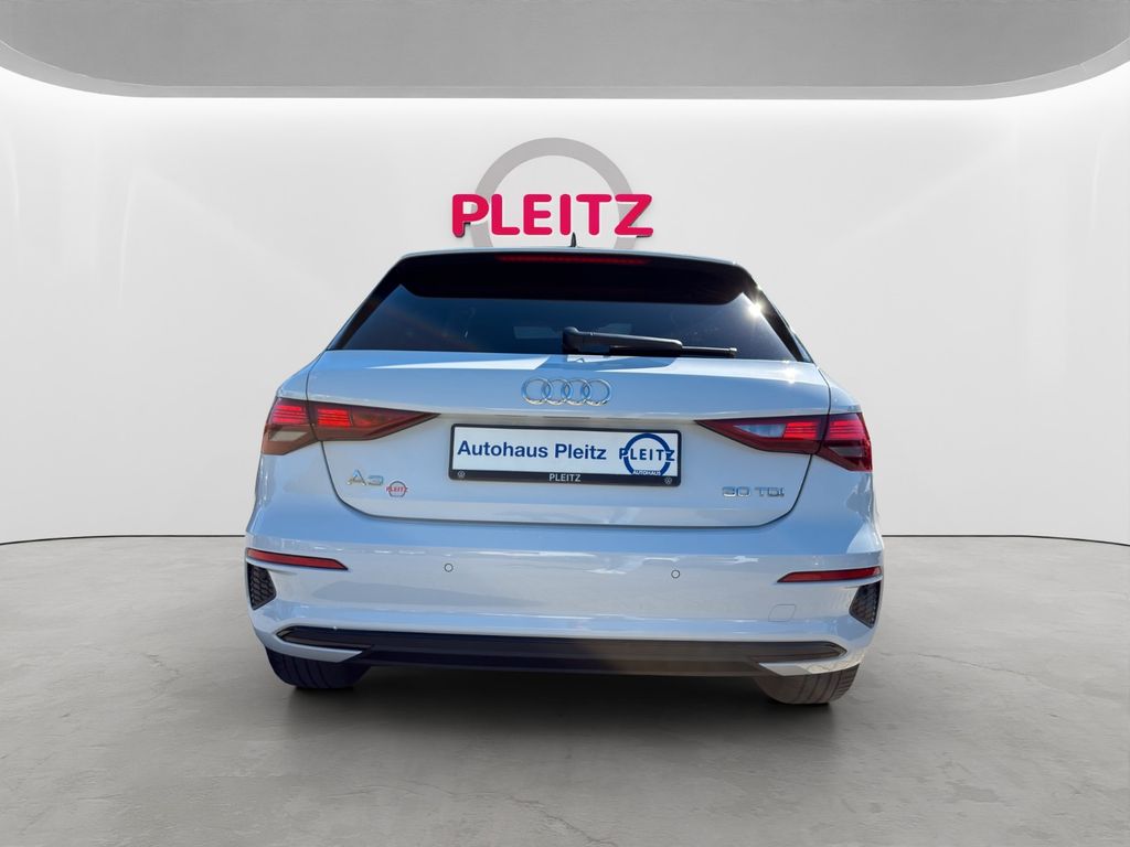 Audi A3 2022 г. Белый, пробег 35711 км