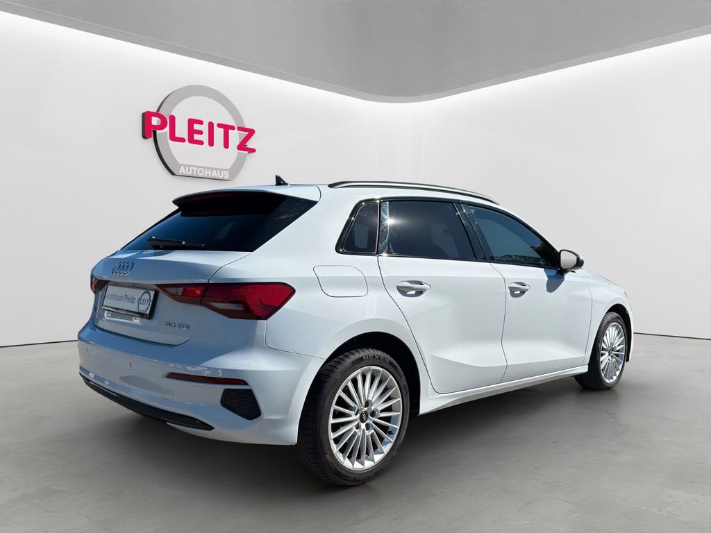 Audi A3 2022 г. Белый, пробег 35711 км