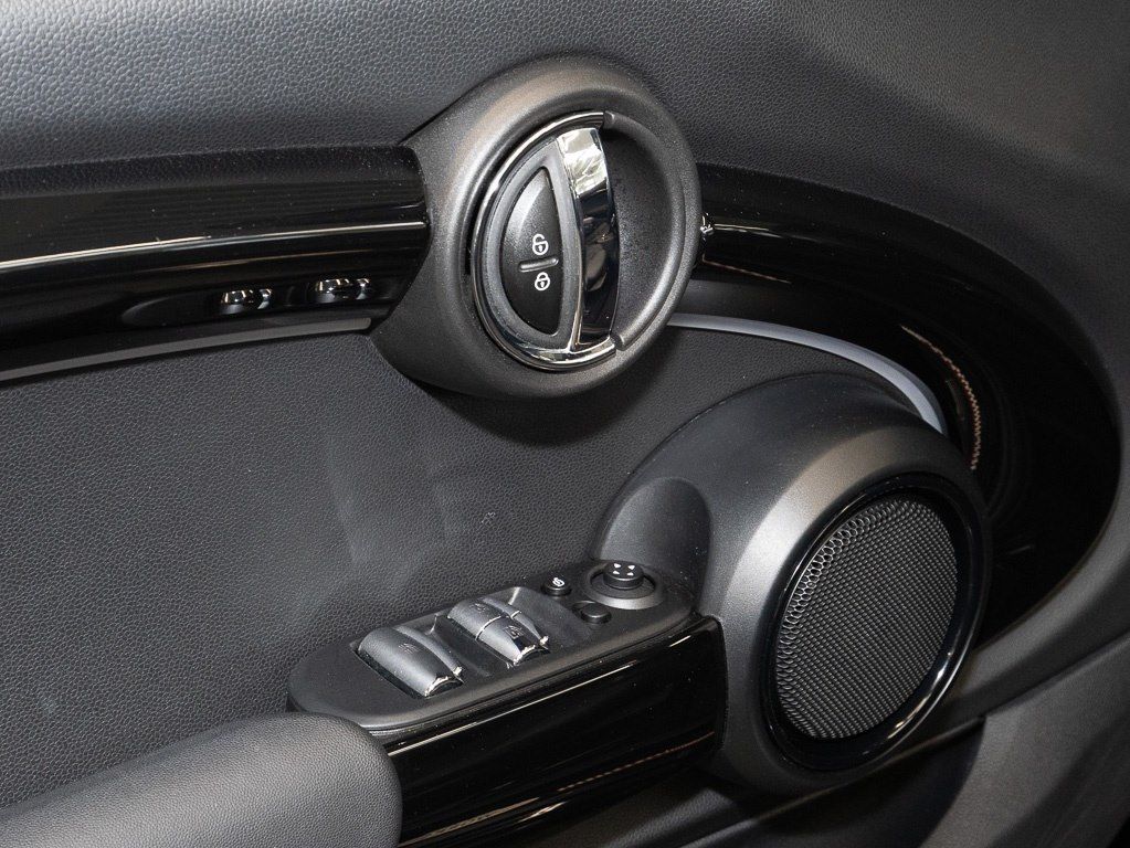 Mini JOHN COOPER WORKS CABRIO 2021 г. Чёрный, пробег 27925 км