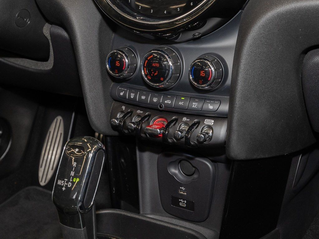 Mini JOHN COOPER WORKS CABRIO 2021 г. Чёрный, пробег 27925 км