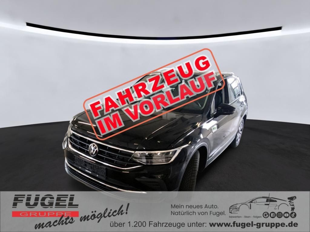 Volkswagen Tiguan 2023 г. Чёрный, пробег 49812 км