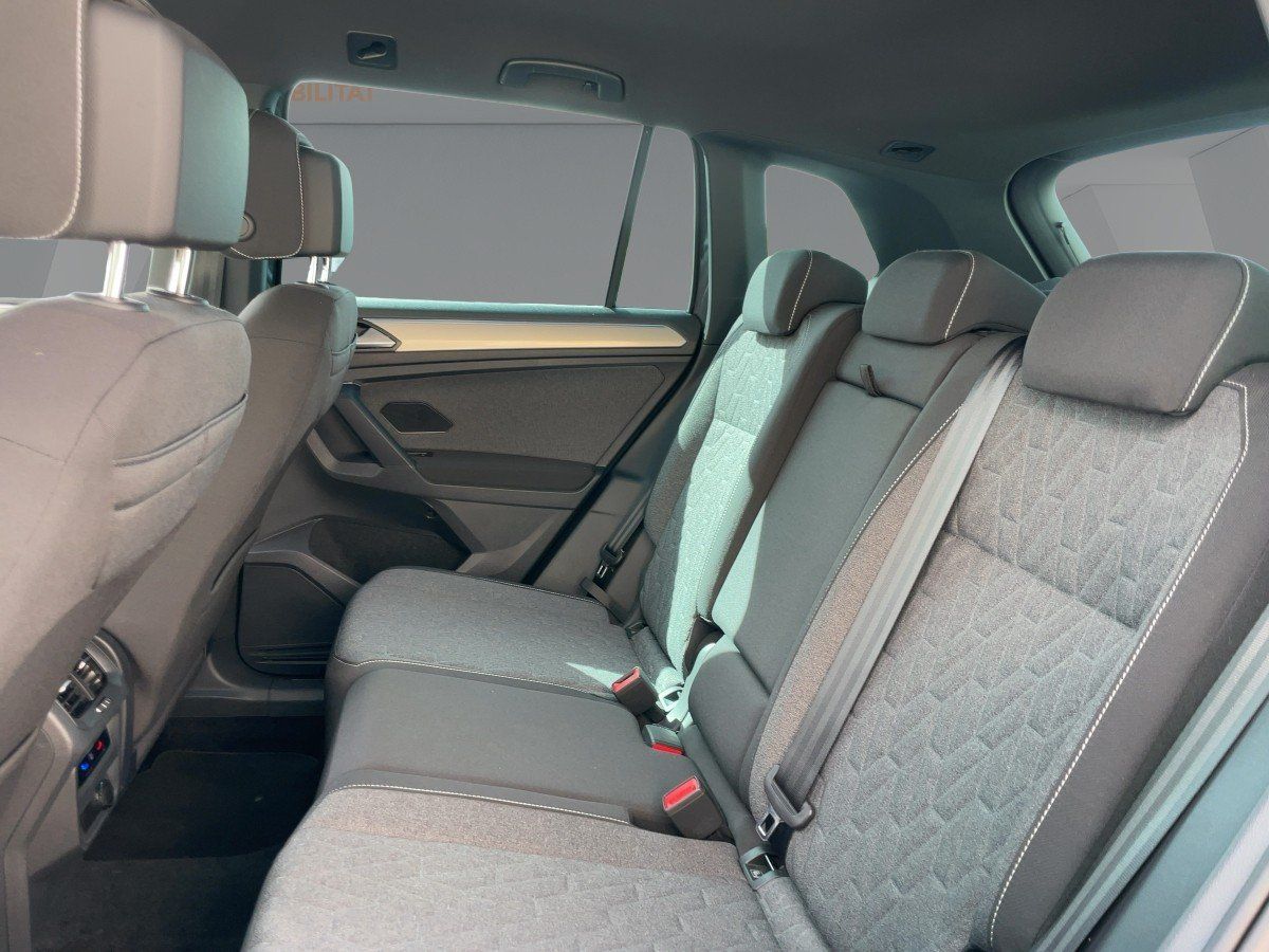 Volkswagen Tiguan 2023 г. Серый, пробег 56400 км