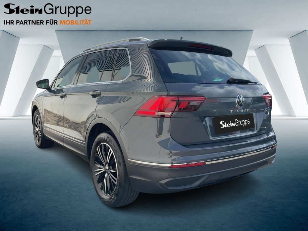 Volkswagen Tiguan 2023 г. Серый, пробег 56400 км