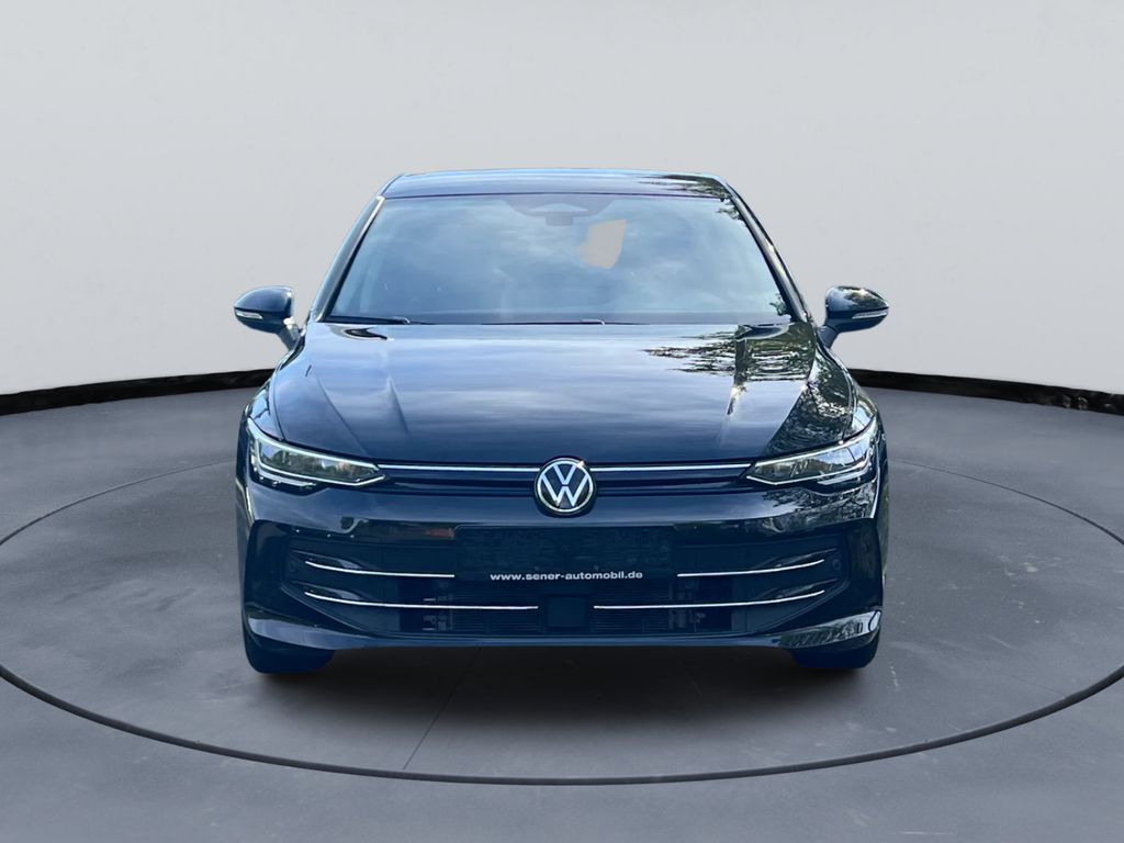 Volkswagen Golf 2026 г. Чёрный, пробег 33000 км