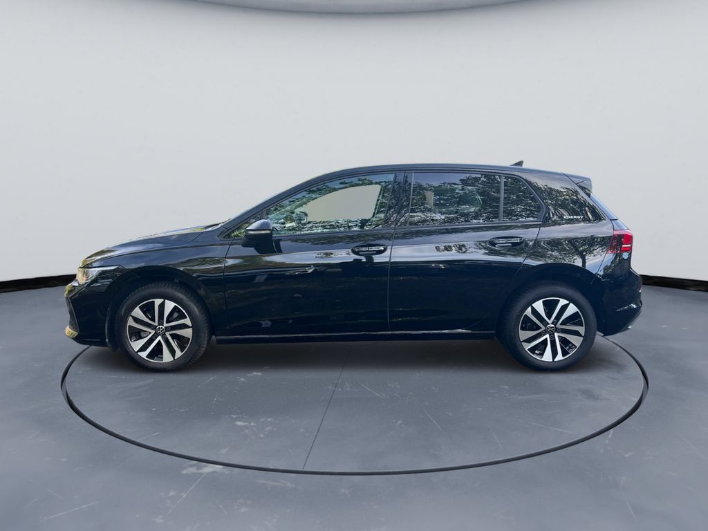 Volkswagen Golf 2026 г. Чёрный, пробег 33000 км