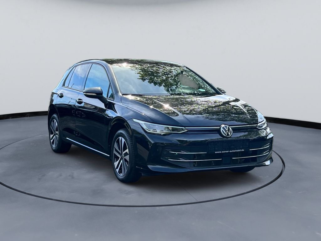 Volkswagen Golf 2026 г. Чёрный, пробег 33000 км