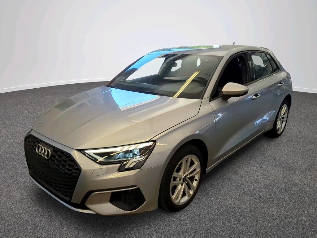 Audi A3 2023 г. Серебристый, пробег 53695 км