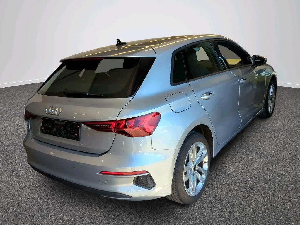 Audi A3 2023 г. Серебристый, пробег 53695 км