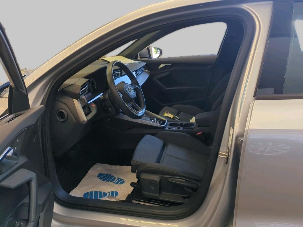 Audi A3 2023 г. Серебристый, пробег 53695 км