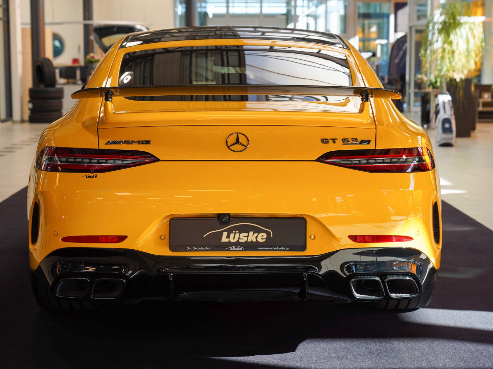 Mercedes-Benz AMG GT 2025 г. Жёлтый, пробег 21573 км