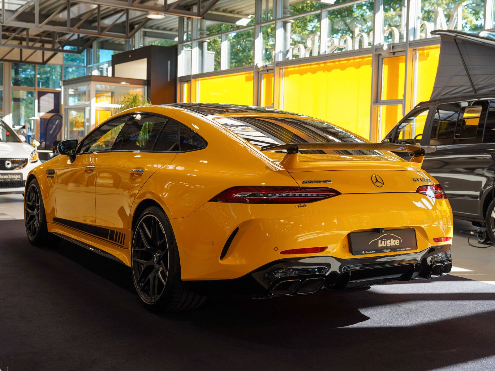 Mercedes-Benz AMG GT 2025 г. Жёлтый, пробег 21573 км