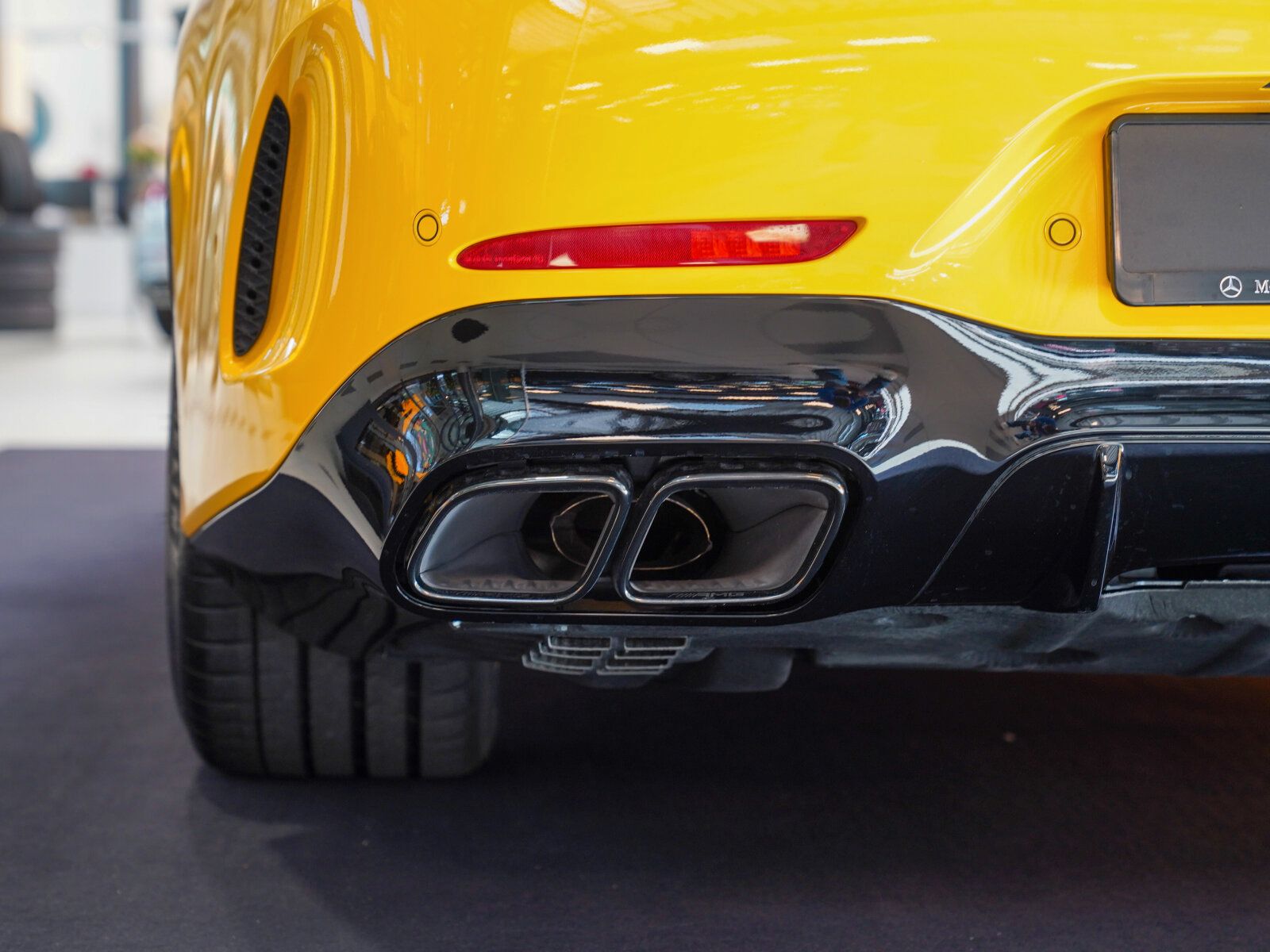 Mercedes-Benz AMG GT 2025 г. Жёлтый, пробег 21573 км
