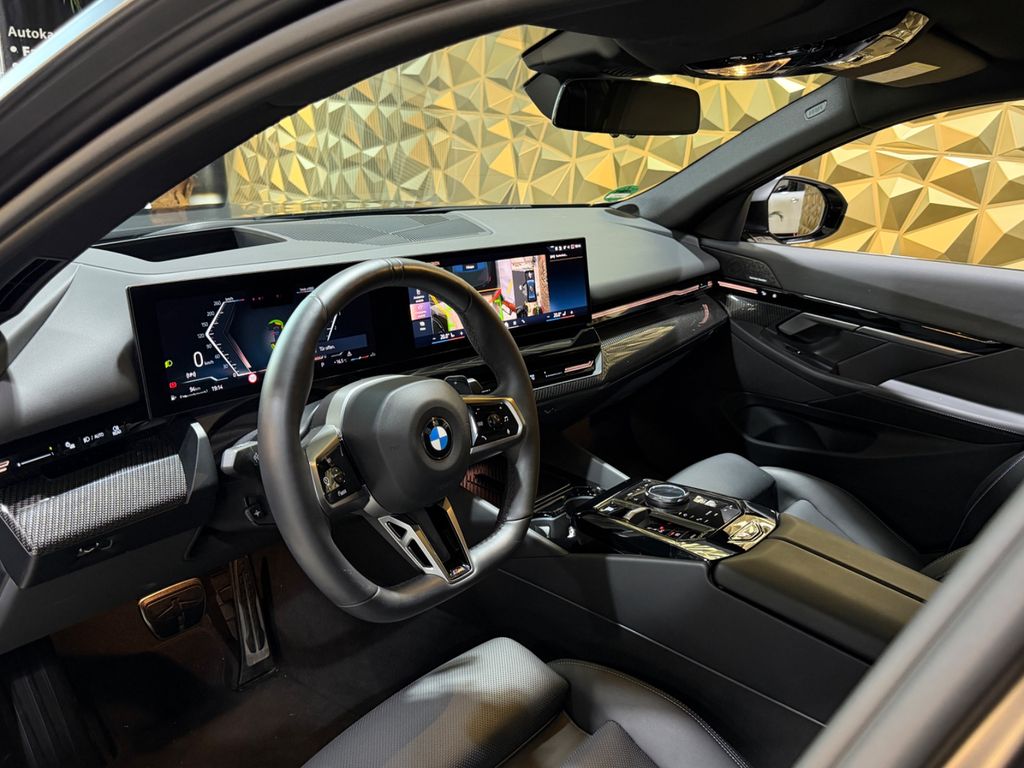 BMW 540 2025 г. Серый, пробег 30500 км