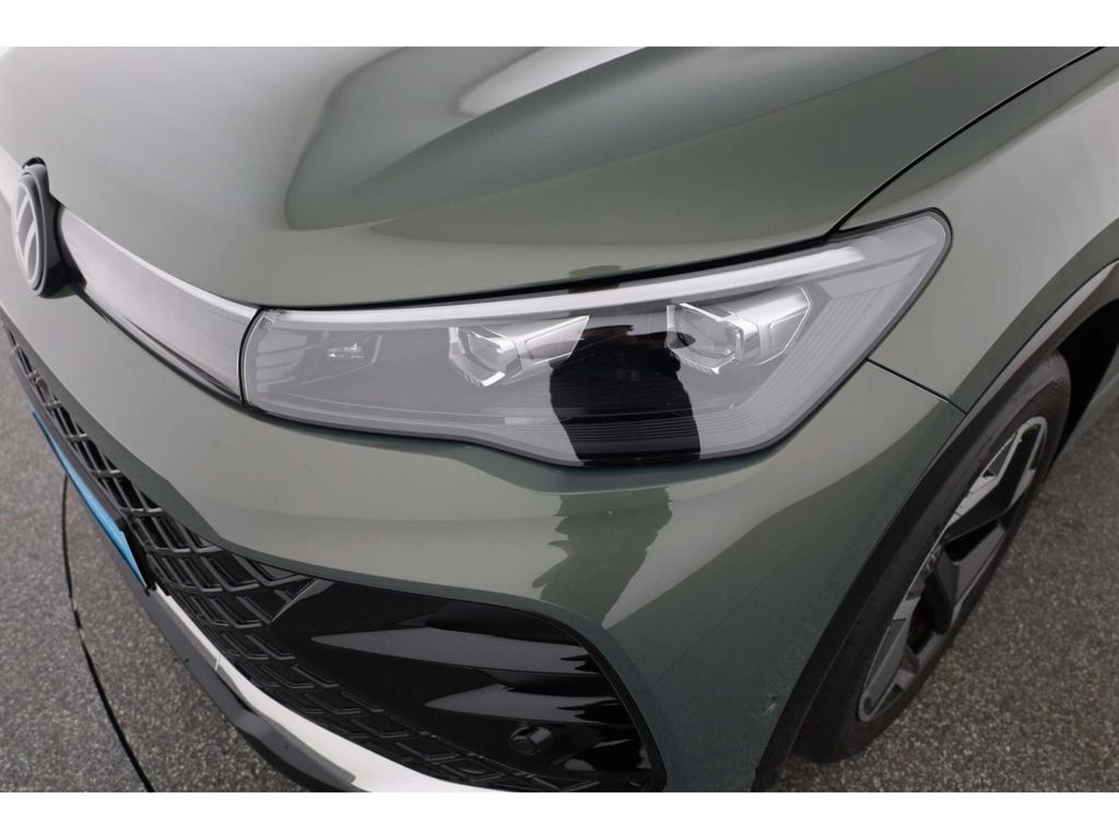 Volkswagen Tiguan 2026 г. Зелёный, пробег 20779 км
