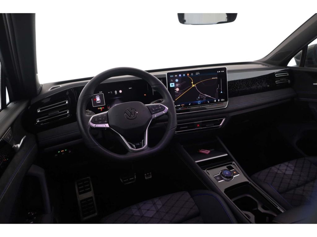 Volkswagen Tiguan 2026 г. Зелёный, пробег 20779 км