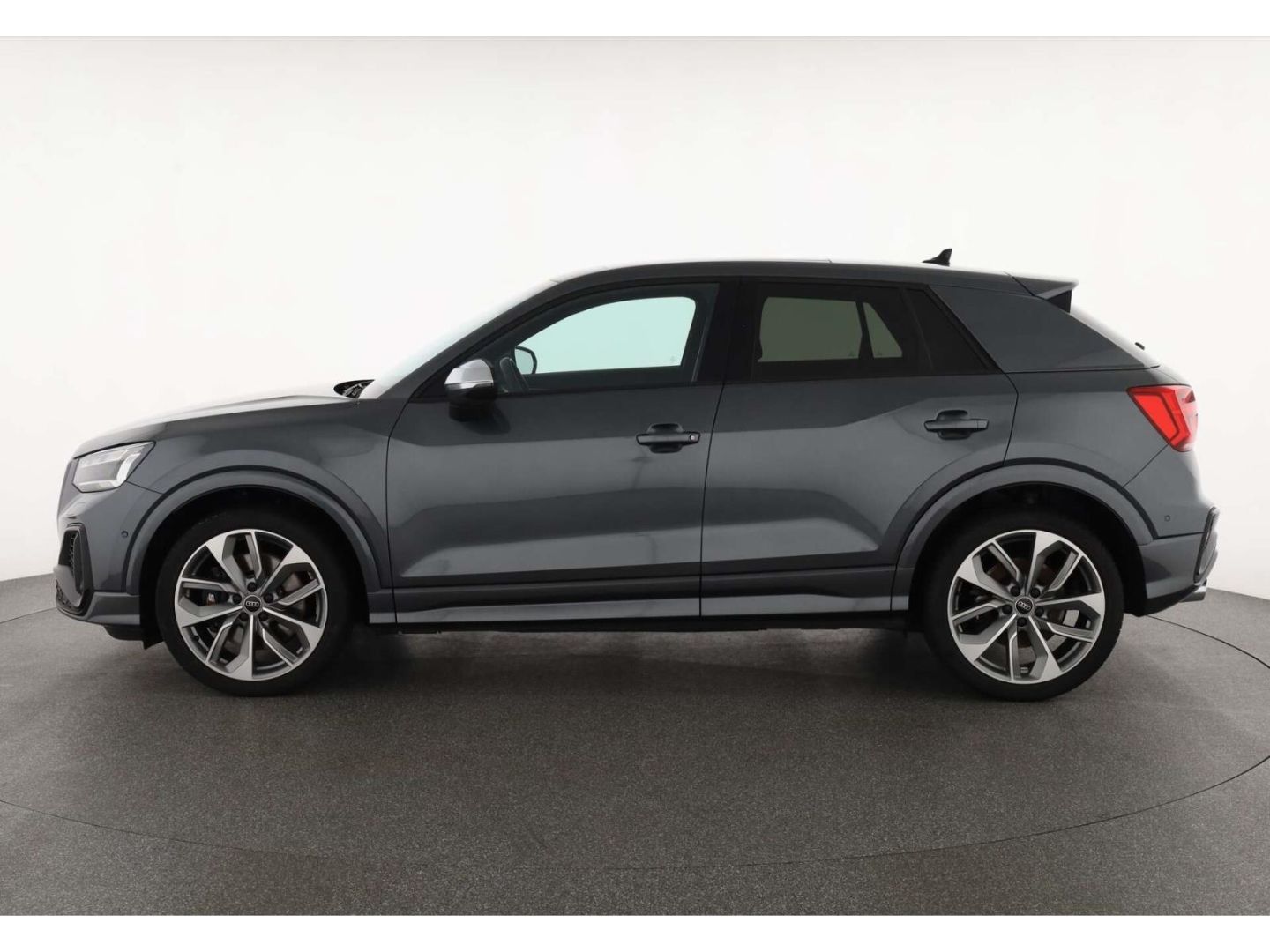 Audi SQ2 2023 г. Серый, пробег 32031 км