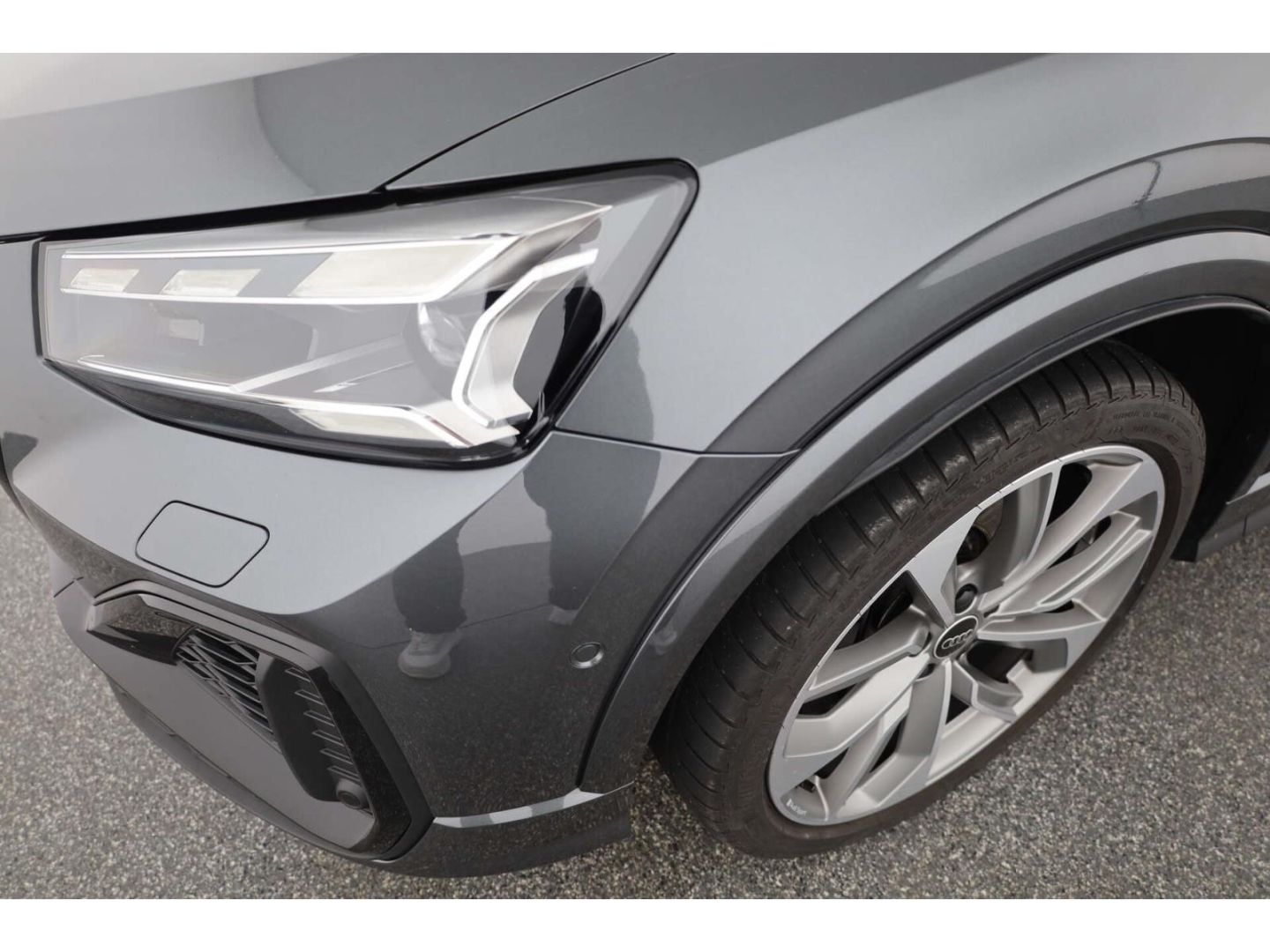 Audi SQ2 2023 г. Серый, пробег 32031 км