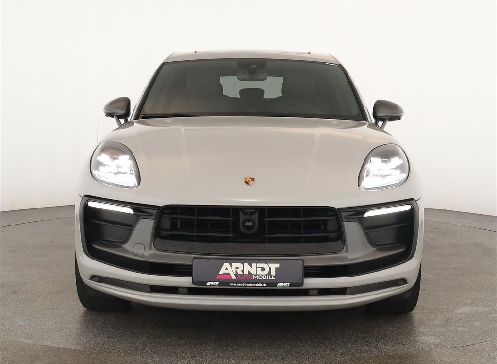 Porsche Macan 2024 г. Серый, пробег 38300 км