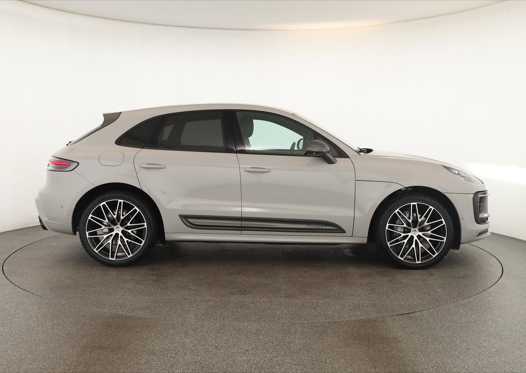 Porsche Macan 2024 г. Серый, пробег 38300 км
