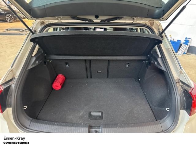 Volkswagen T-Roc 2023 г. Серый, пробег 22634 км