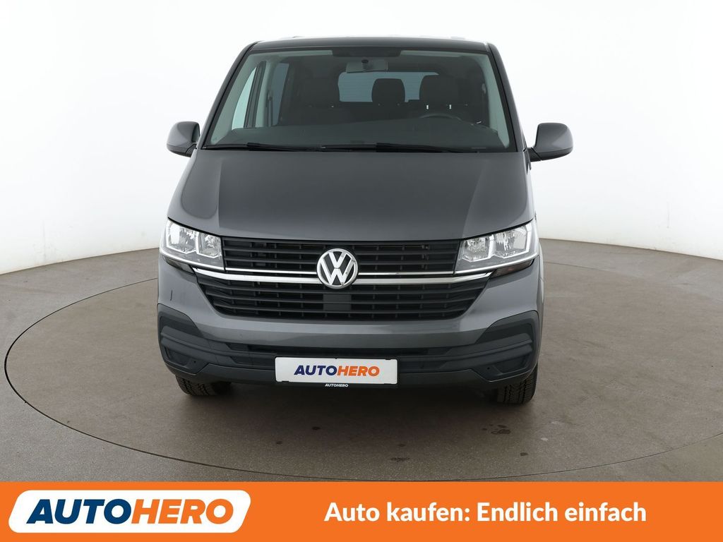 Volkswagen T6 KOMBI 2021 г. Серый, пробег 35630 км