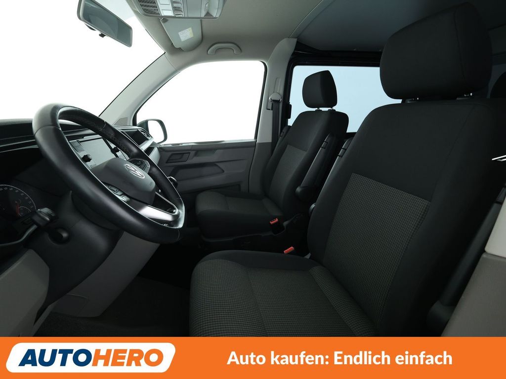 Volkswagen T6 KOMBI 2021 г. Серый, пробег 35630 км