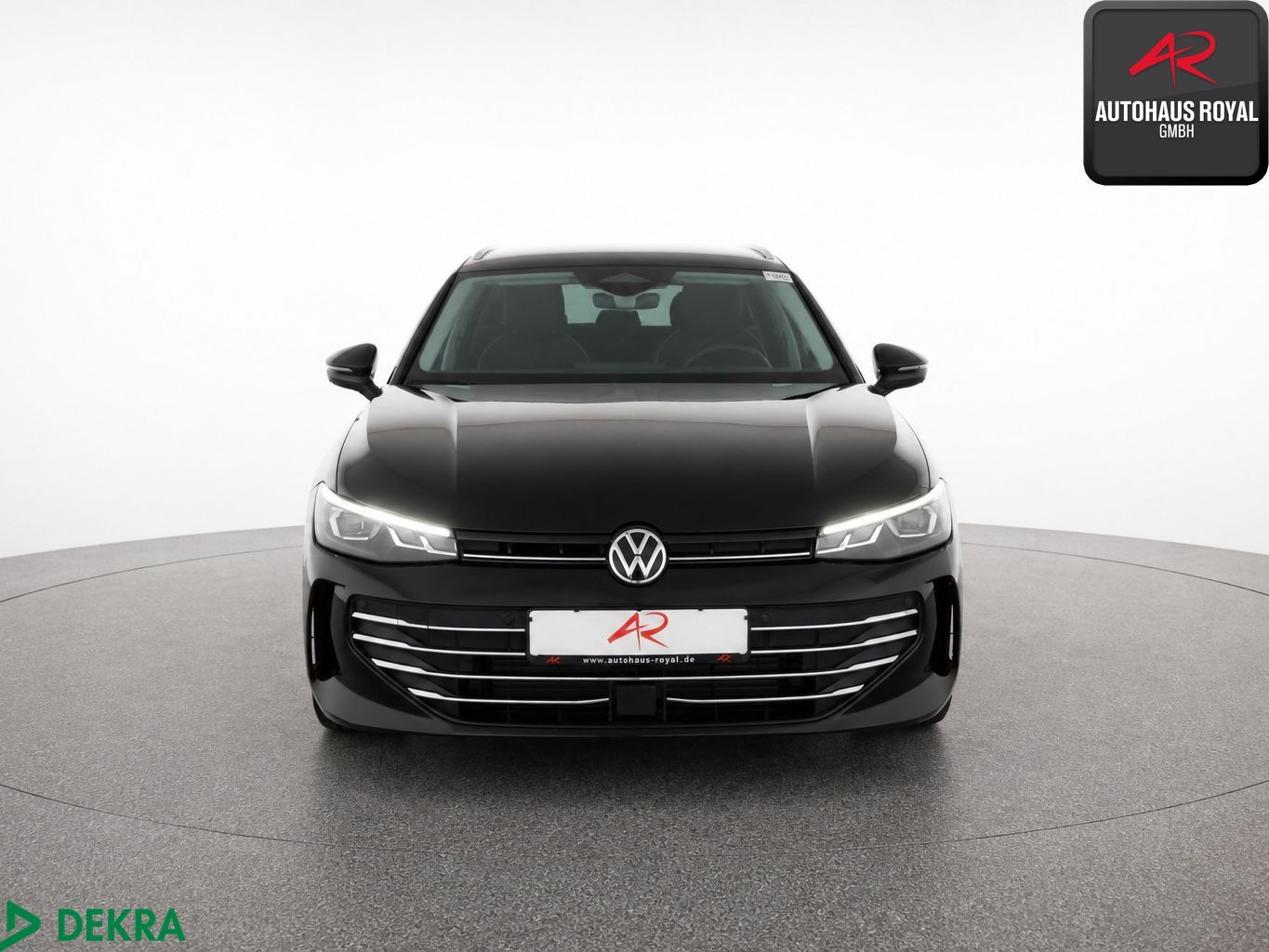 Volkswagen Passat 2024 г. Чёрный, пробег 40000 км