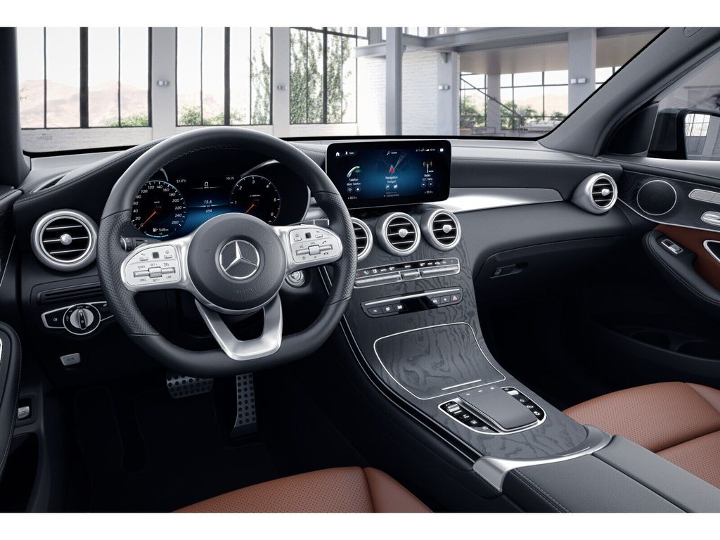 Mercedes-Benz GLC 300 2022 г. Чёрный, пробег 58600 км