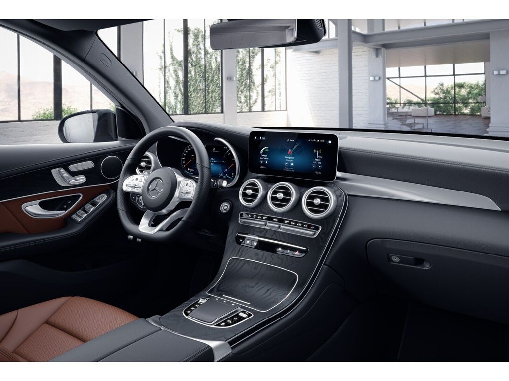 Mercedes-Benz GLC 300 2022 г. Чёрный, пробег 58600 км