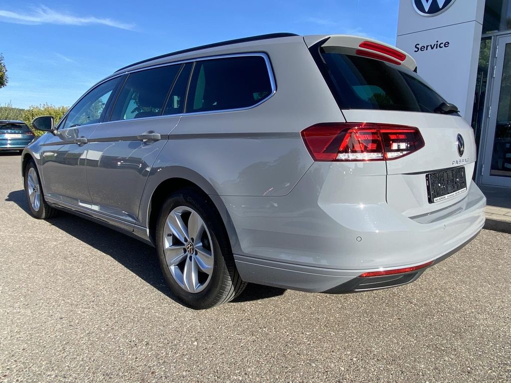 Volkswagen PASSAT VARIANT 2023 г. Серый, пробег 35099 км
