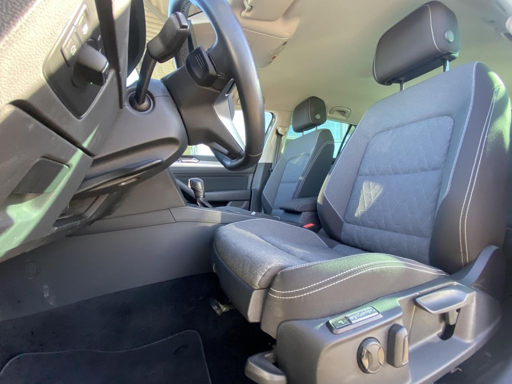 Volkswagen PASSAT VARIANT 2023 г. Серый, пробег 35099 км