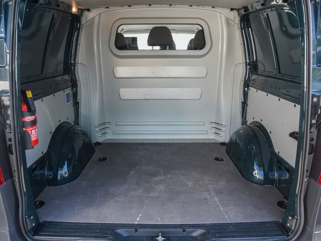 Mercedes-Benz Vito 2022 г. Зелёный, пробег 37559 км