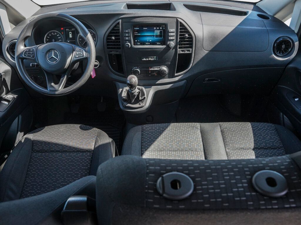 Mercedes-Benz Vito 2022 г. Зелёный, пробег 37559 км