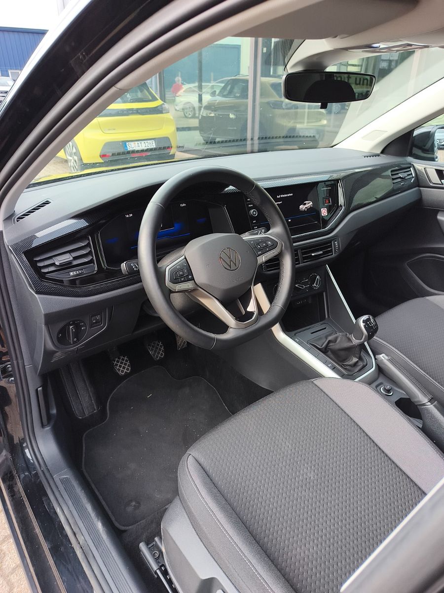Volkswagen Taigo 2025 г. Чёрный, пробег 40000 км
