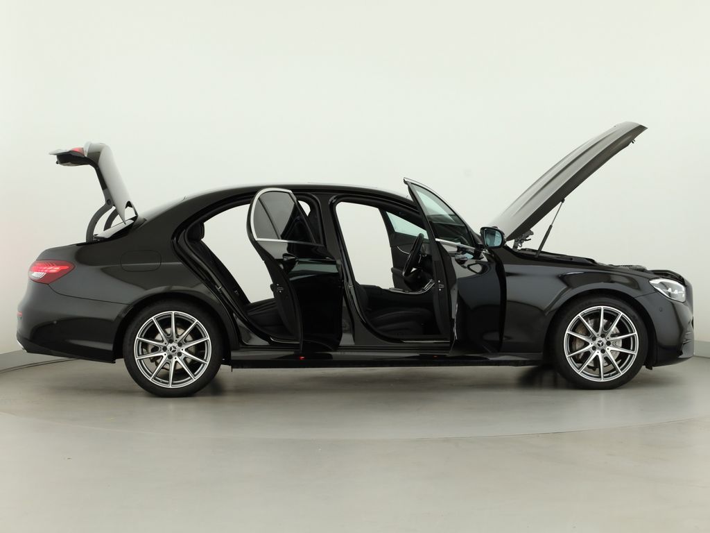 Mercedes-Benz E 300 2022 г. Чёрный, пробег 21493 км