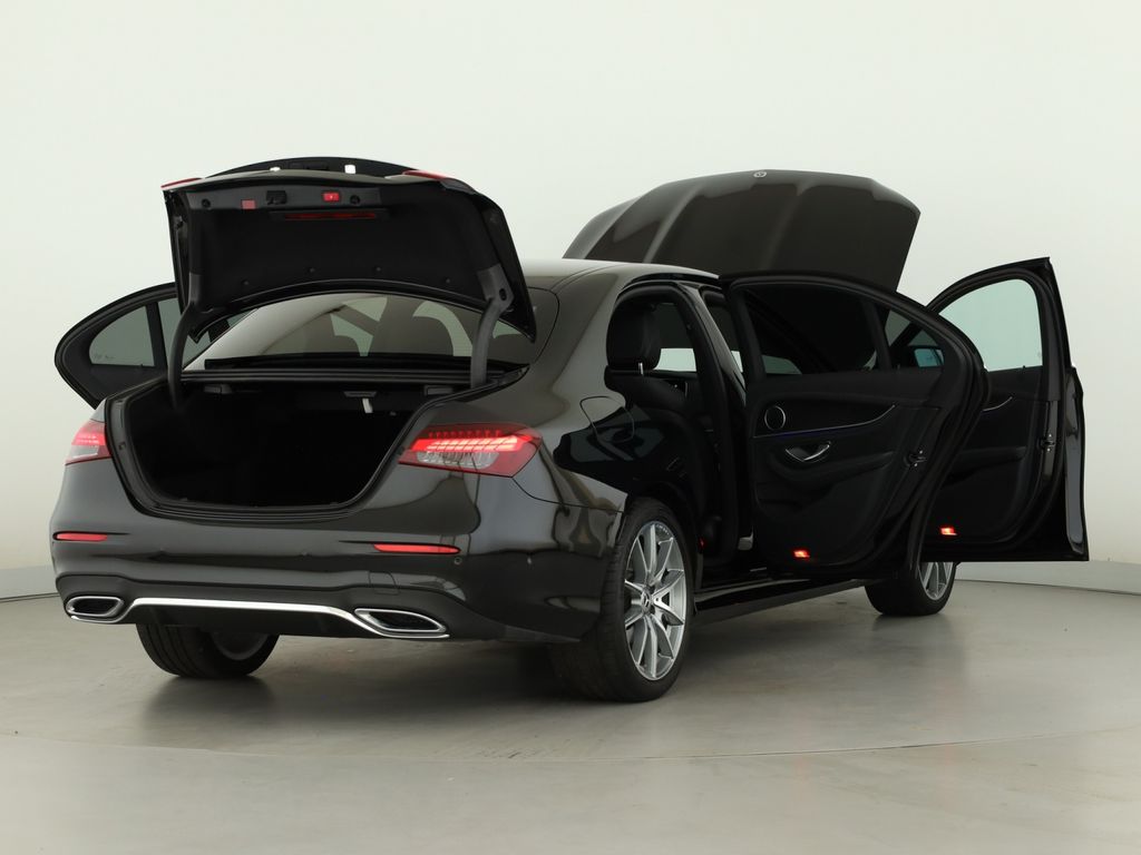 Mercedes-Benz E 300 2022 г. Чёрный, пробег 21493 км