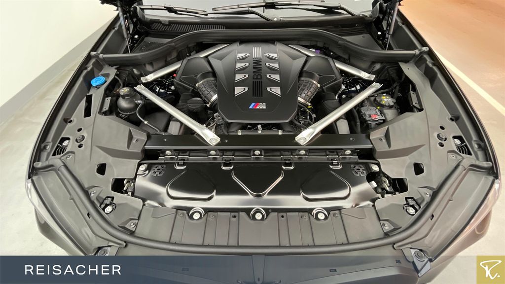 BMW X5 M60 2025 г. Чёрный, пробег 25190 км