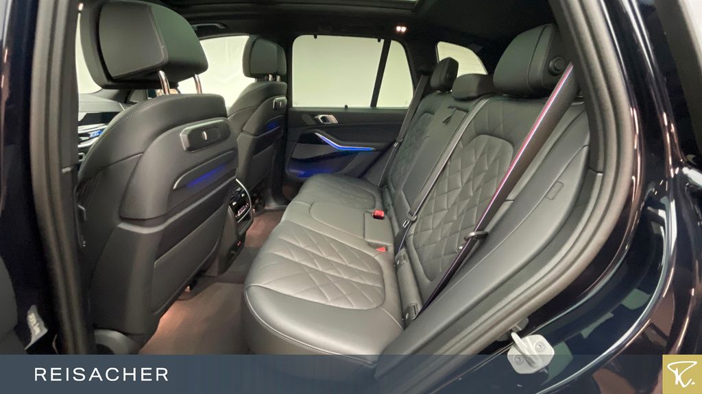 BMW X5 M60 2025 г. Чёрный, пробег 25190 км